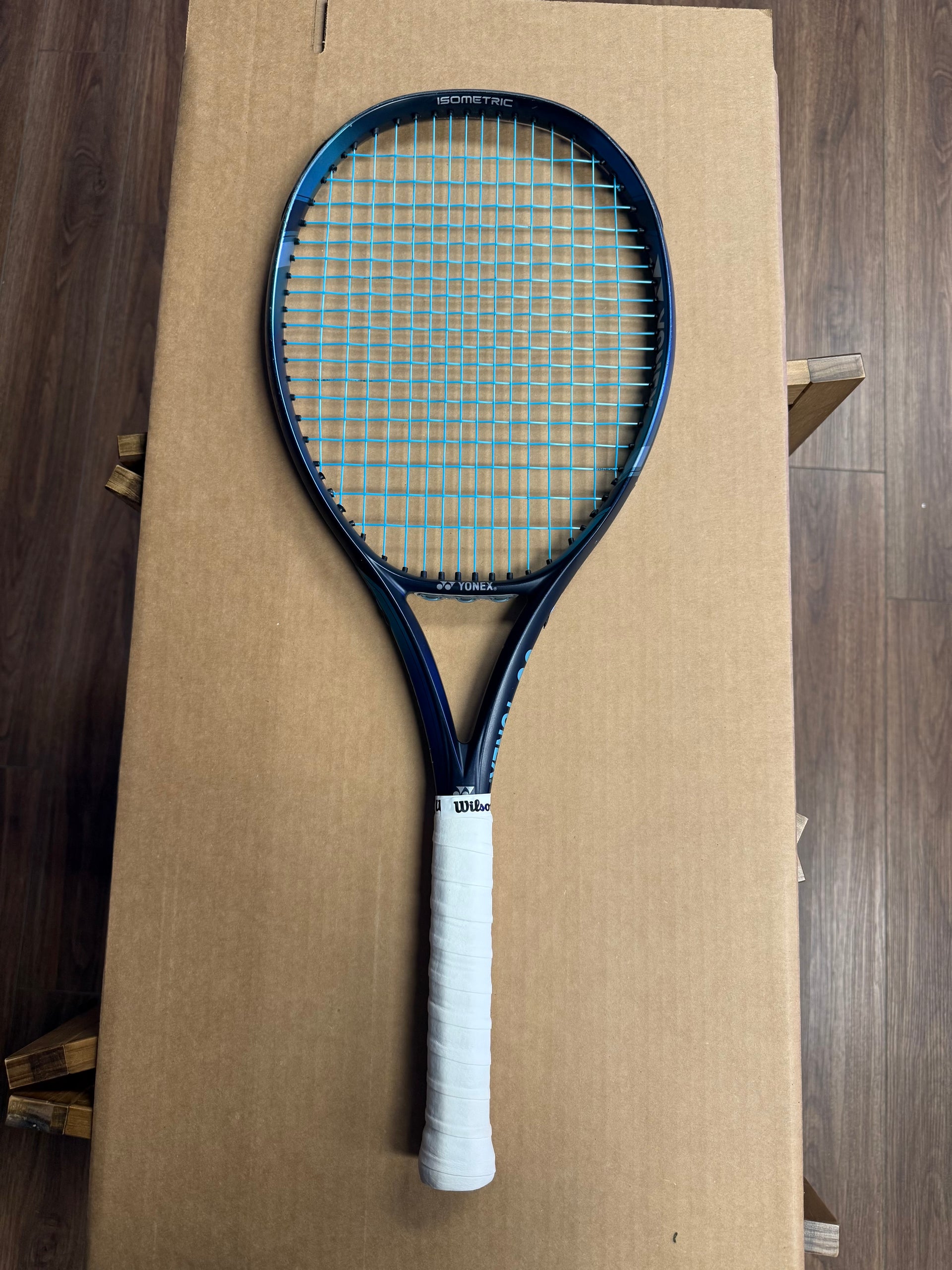 Yonex Ezone 100L (2) WYSIWYG