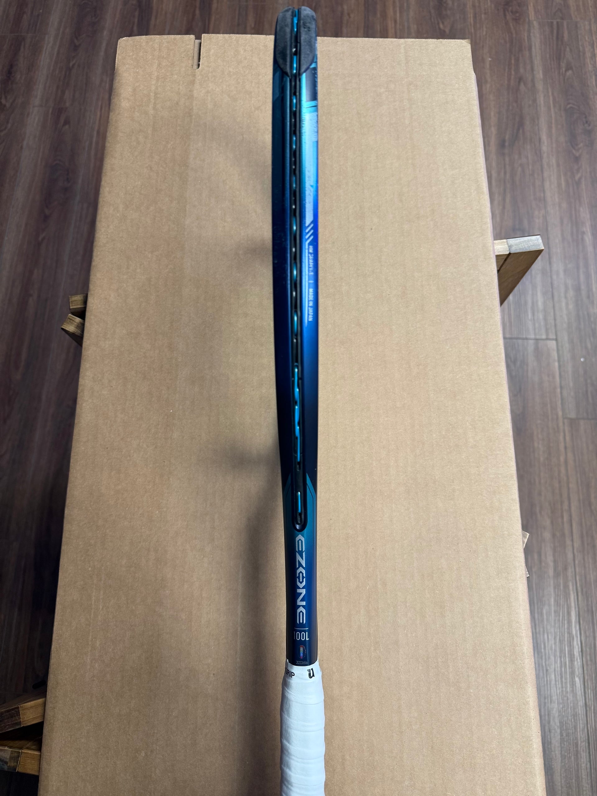 Yonex Ezone 100L (2) WYSIWYG